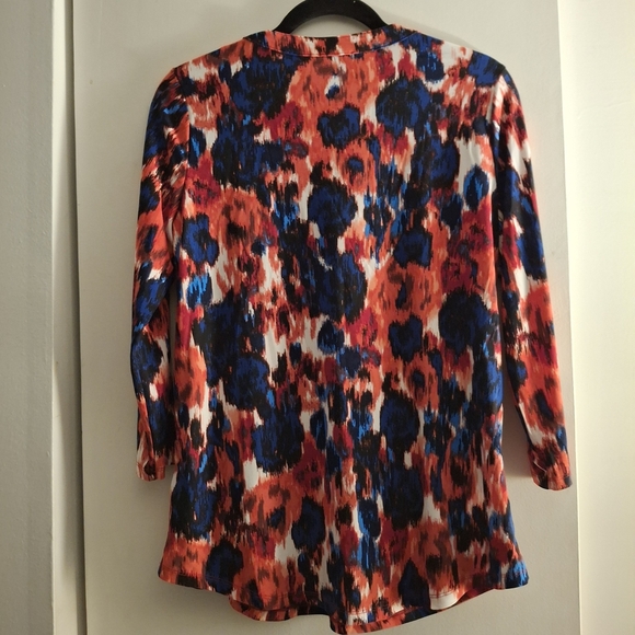 Jones New York Red and Blue Graphic Blouse with Mandarin Collar - Picture 2 of 7